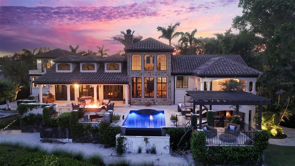 Exterior, Facade, Pool, Mediterranean