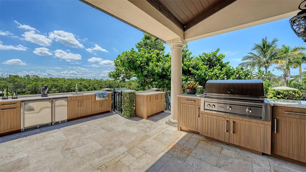 Exterior, Outdoor Kitchen