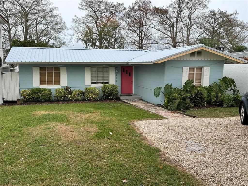 Exterior, Facade, Ranch