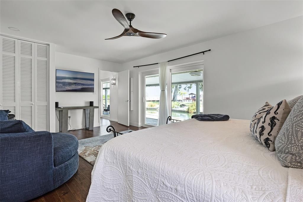 Bedroom, Interior, Water, Wood Texture Flooring