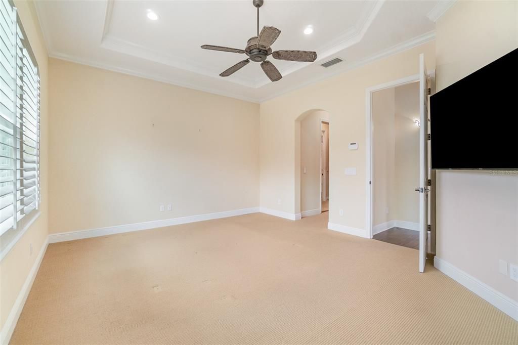 Empty room, Interior, Recessed Lighting