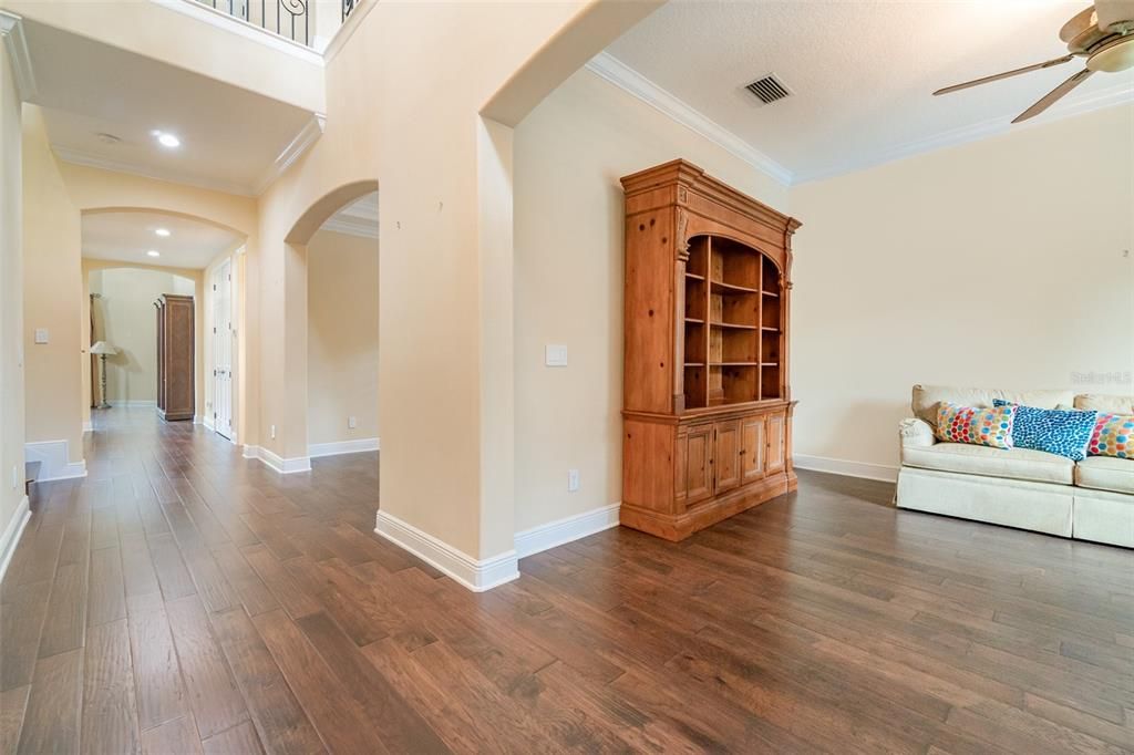Interior, Recessed Lighting, Wood Texture Flooring