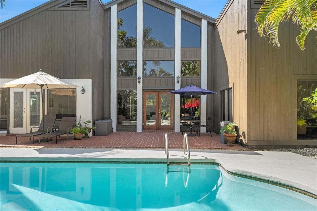 Exterior, Pool