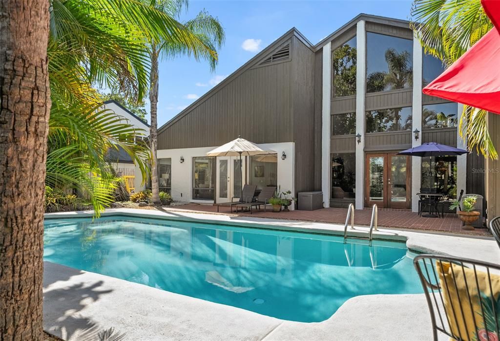 Exterior, Pool