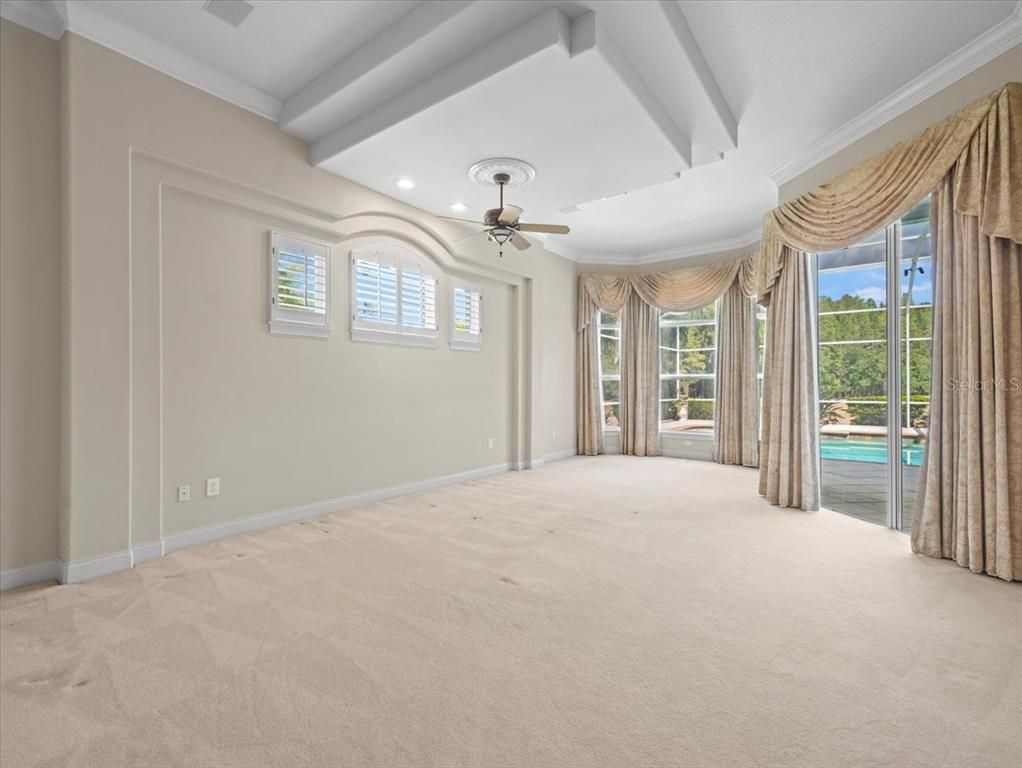 Empty room, Interior, Recessed Lighting