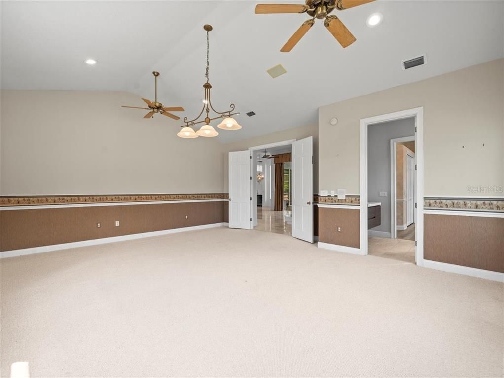 Bathroom, Empty room, Interior, Pendant Lights, Recessed Lighting