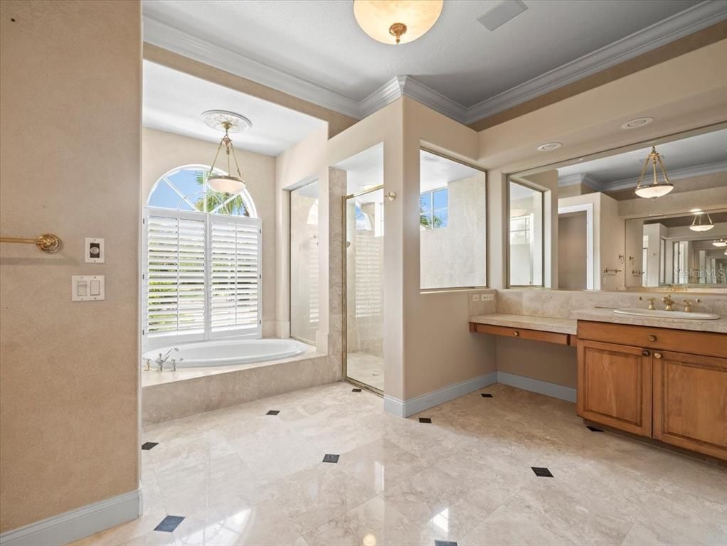 Bathroom, Interior, Pendant Lights