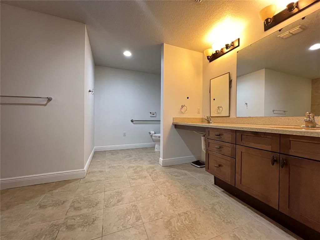 Bathroom, Interior, Recessed Lighting
