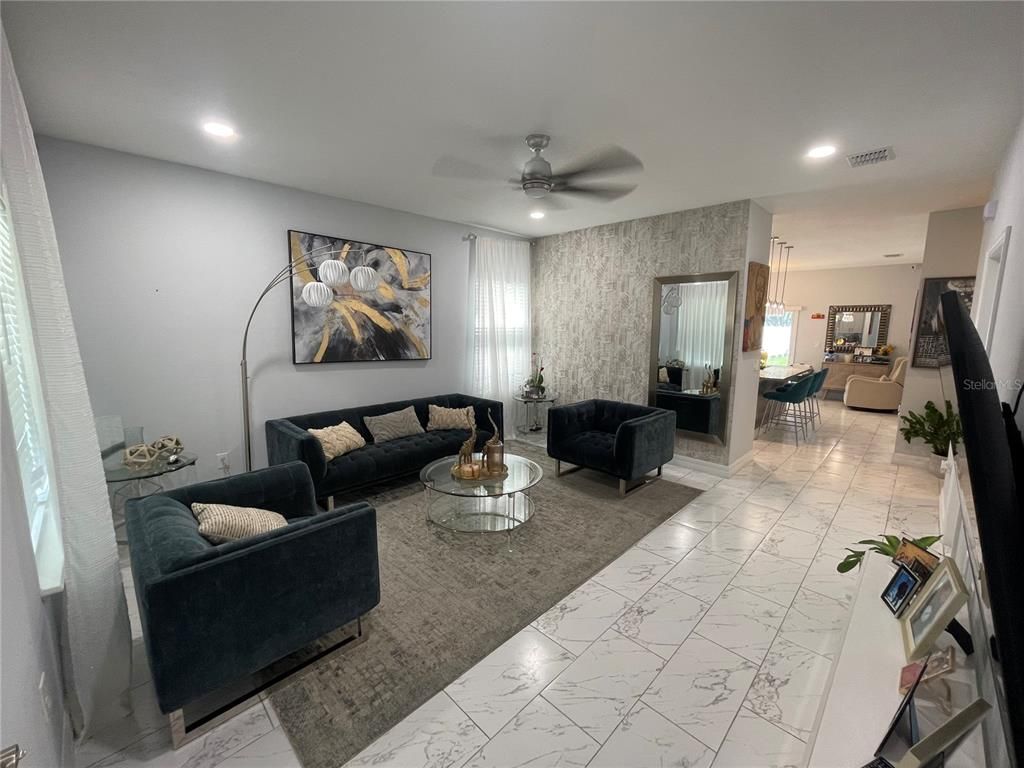 Dining room, Interior, Living room, Marble, Pendant Lights, Recessed Lighting