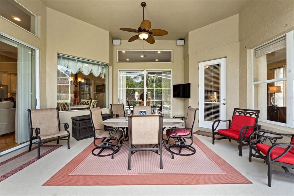 Dining room, Interior, Recessed Lighting