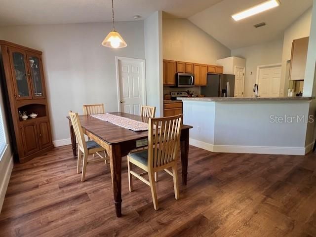 Dining room, Interior, Kitchen, Pendant Lights, Recessed Lighting, Wood Texture Flooring