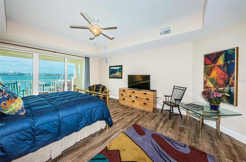 Bedroom, Interior, Water, Wood Texture Flooring