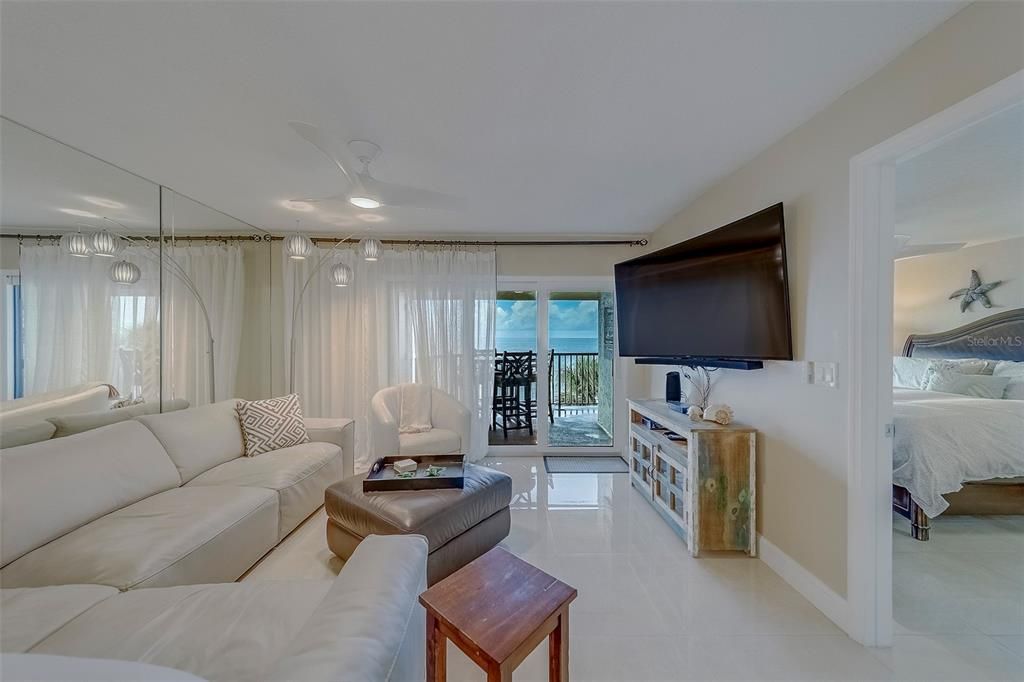 Bedroom, Interior, Living room, Water