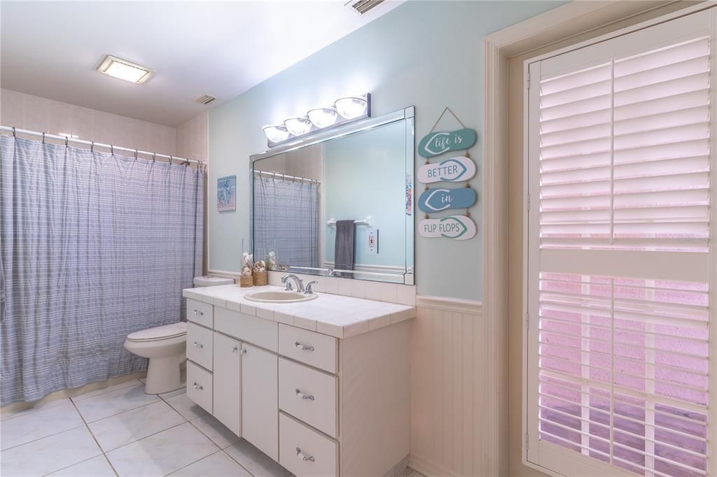 Bathroom, Interior, Tile Countertops