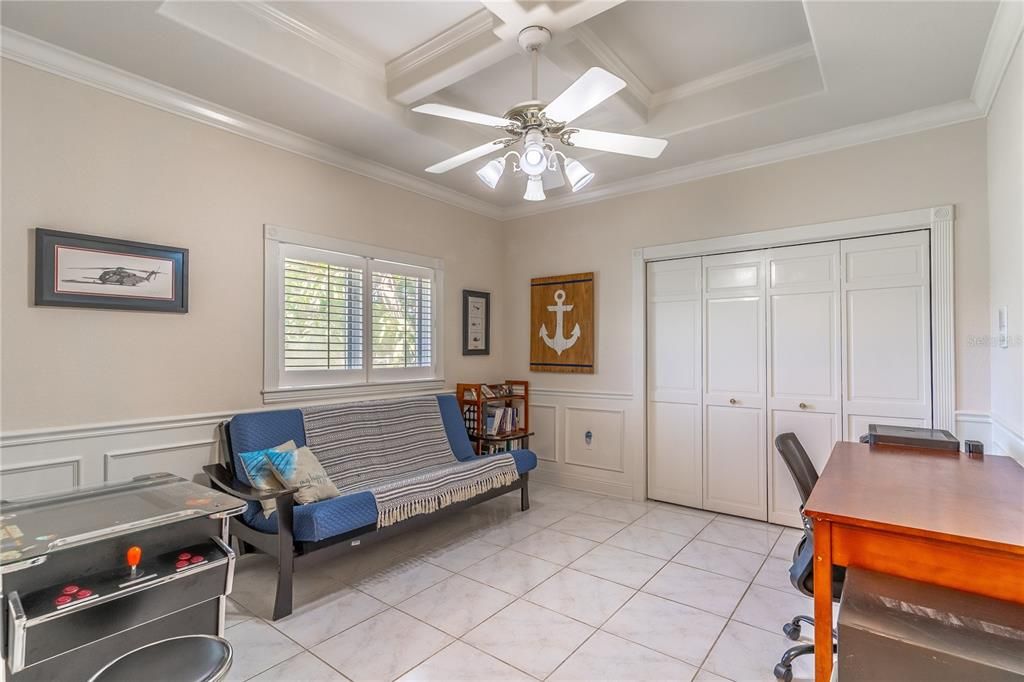 Home Office, Interior
