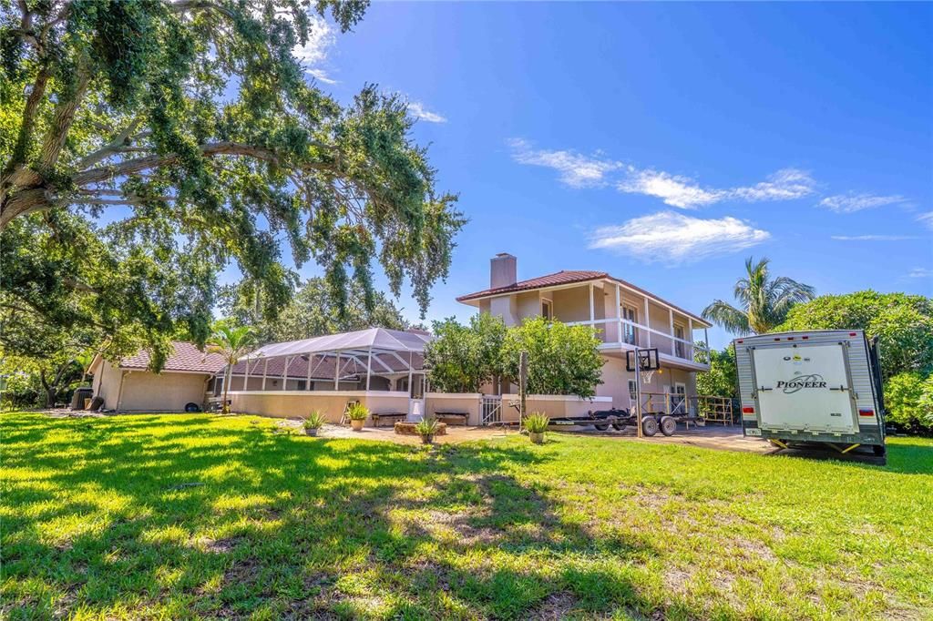 Backyard, Exterior