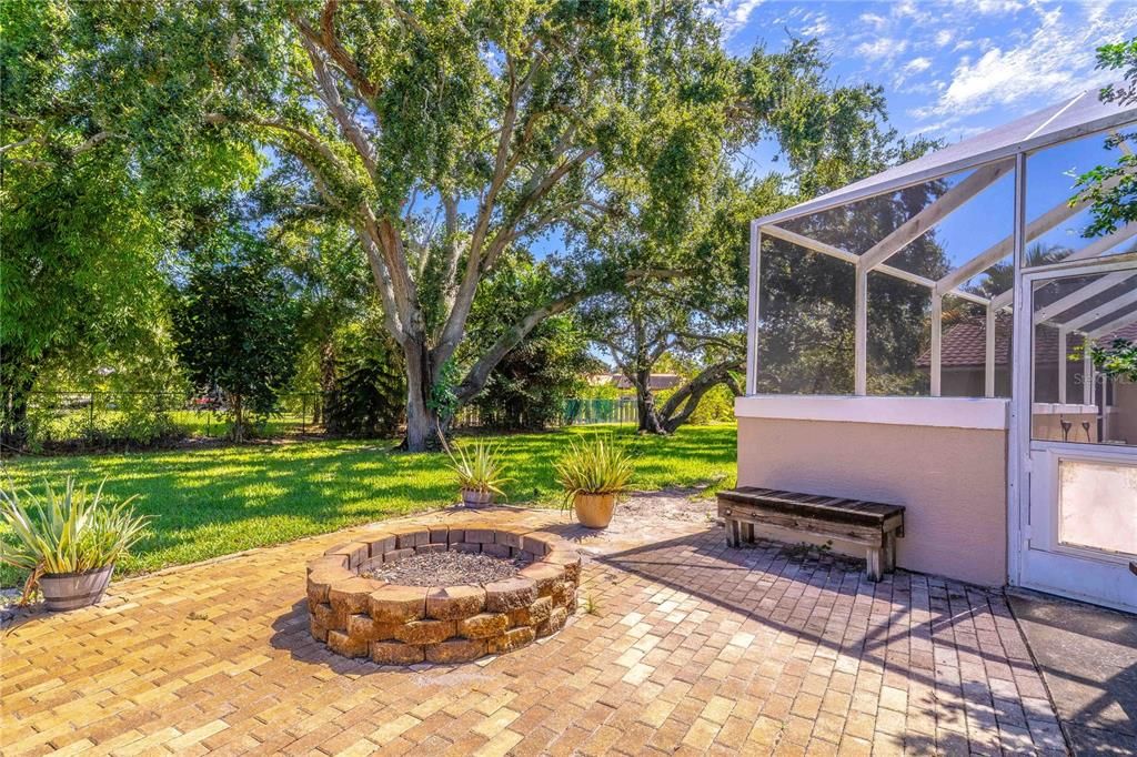 Backyard, Exterior, Sun Room