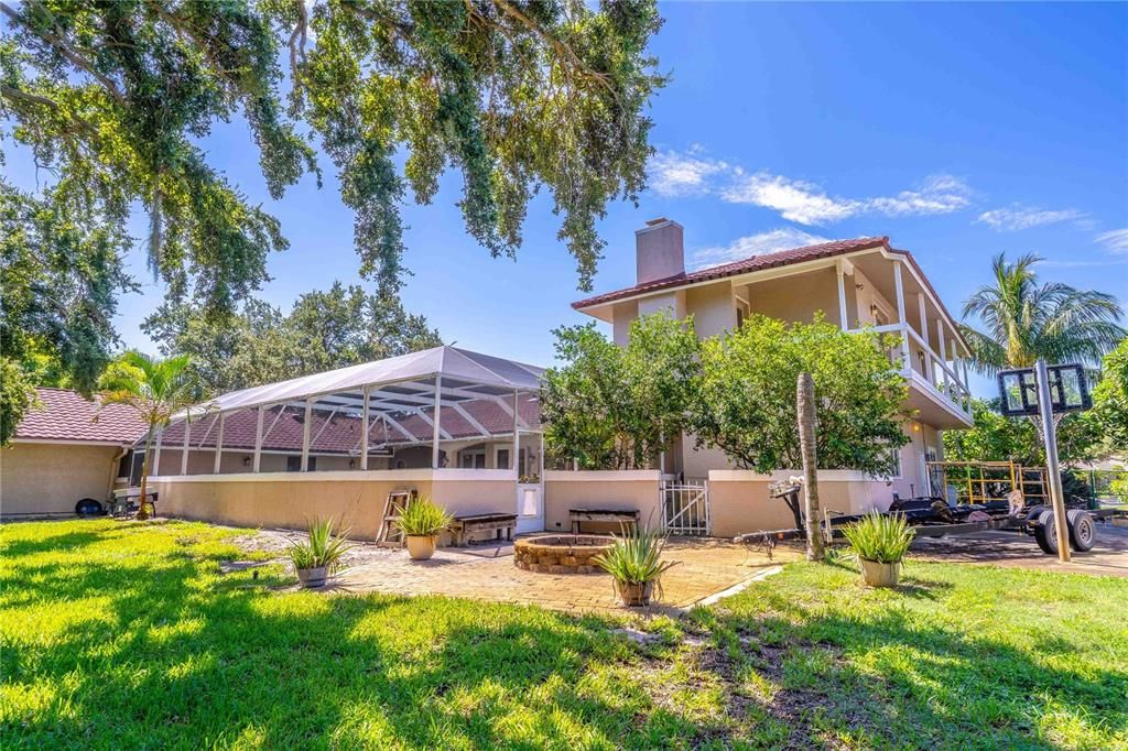 Backyard, Exterior