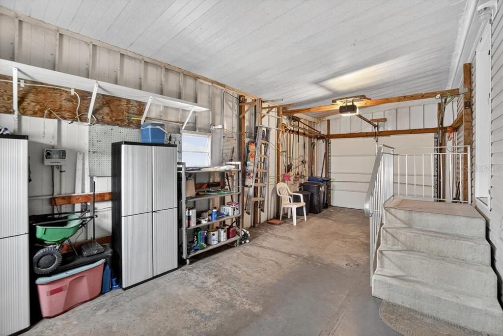Garage, Interior