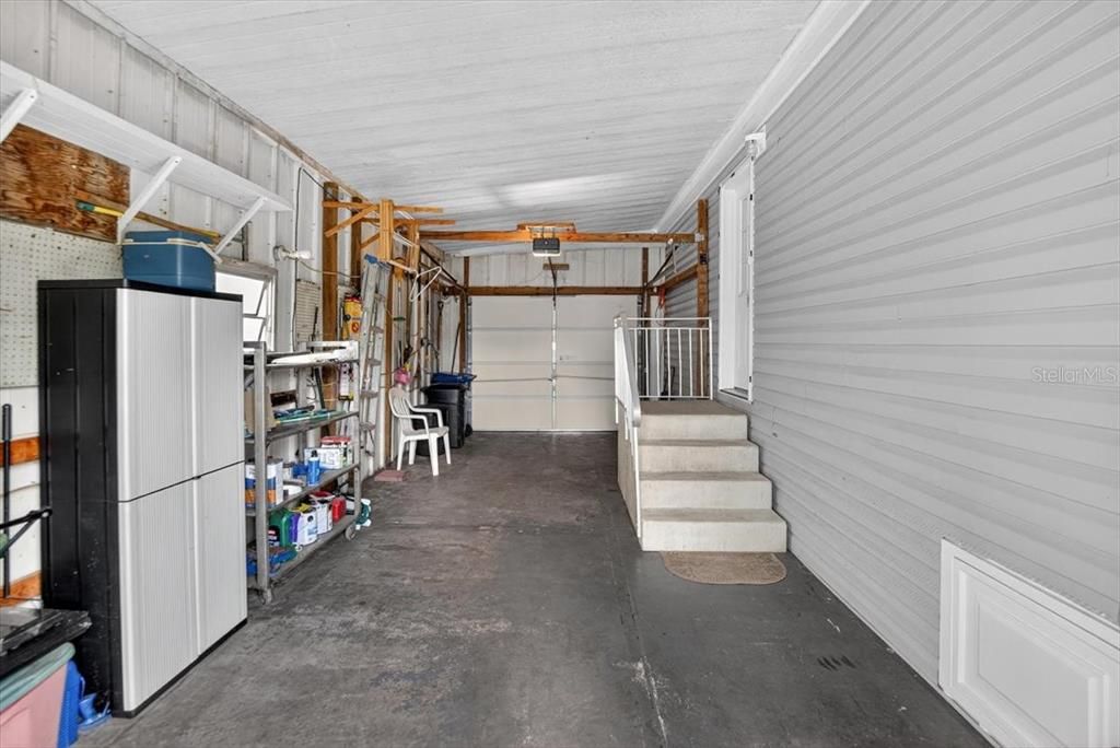 Garage, Interior