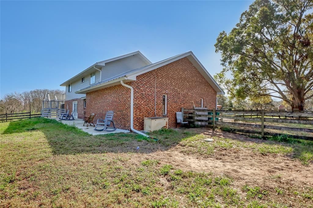 Backyard, Exterior