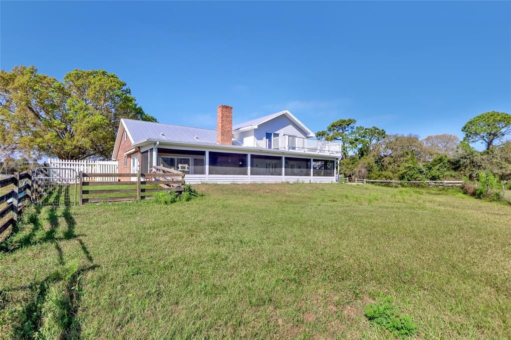 Backyard, Exterior