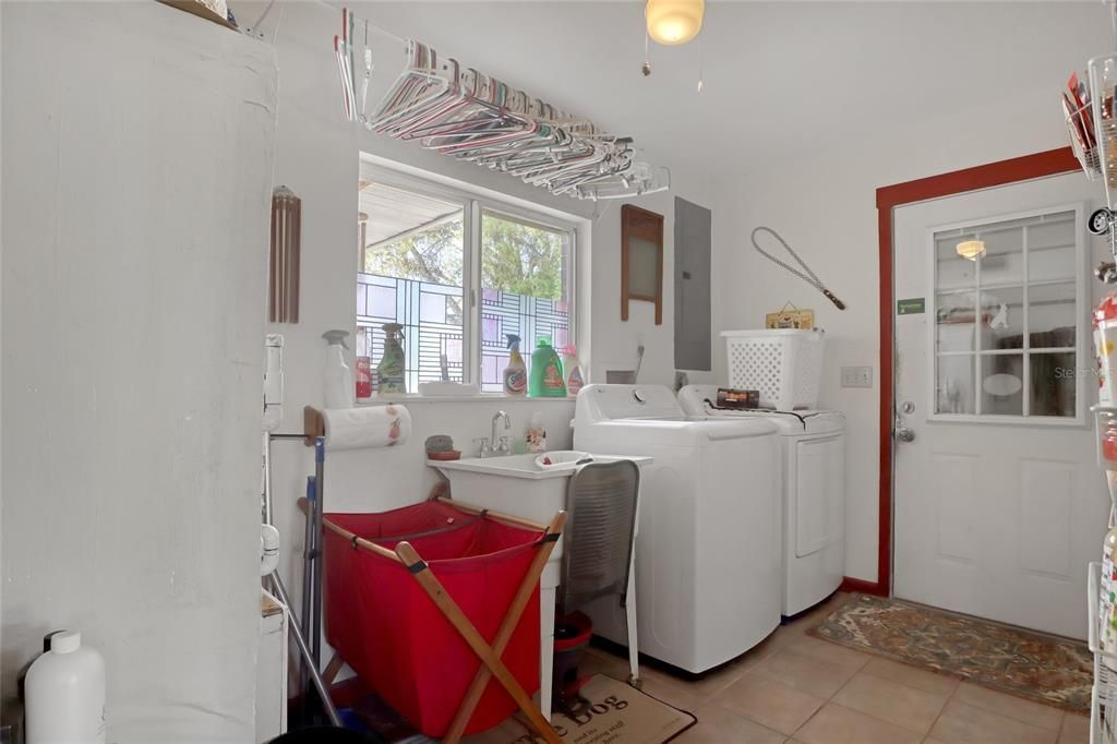 Interior, Washer