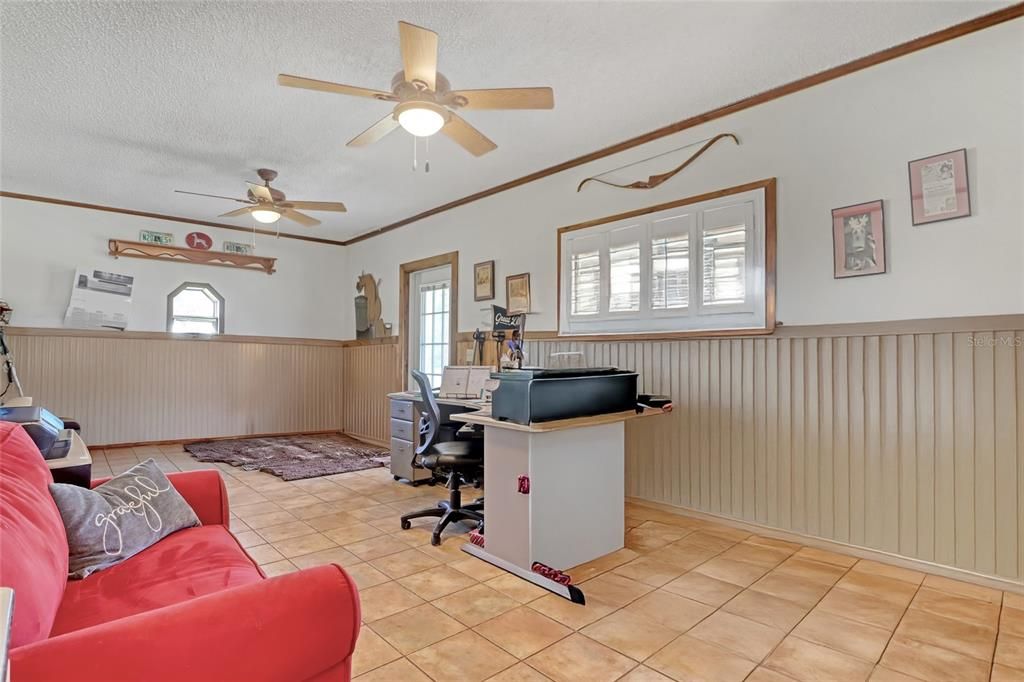 Home Office, Interior