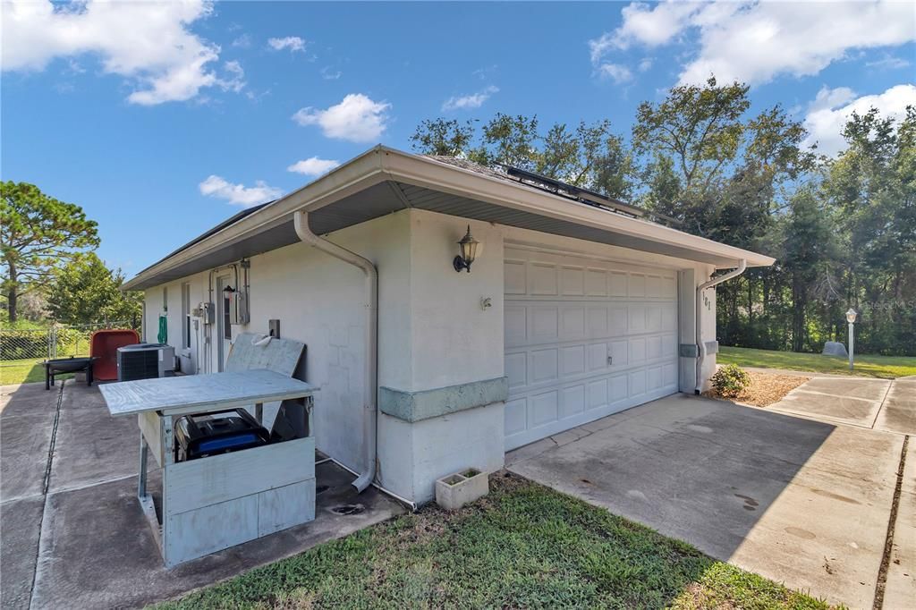 Detached Garage, Exterior