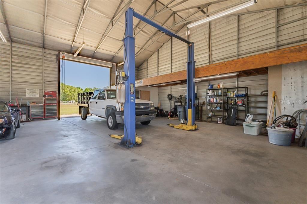 Garage, Interior