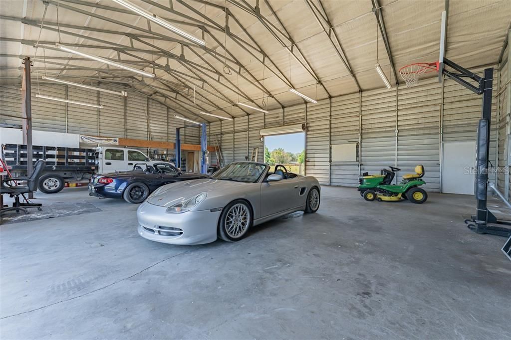Garage, Interior
