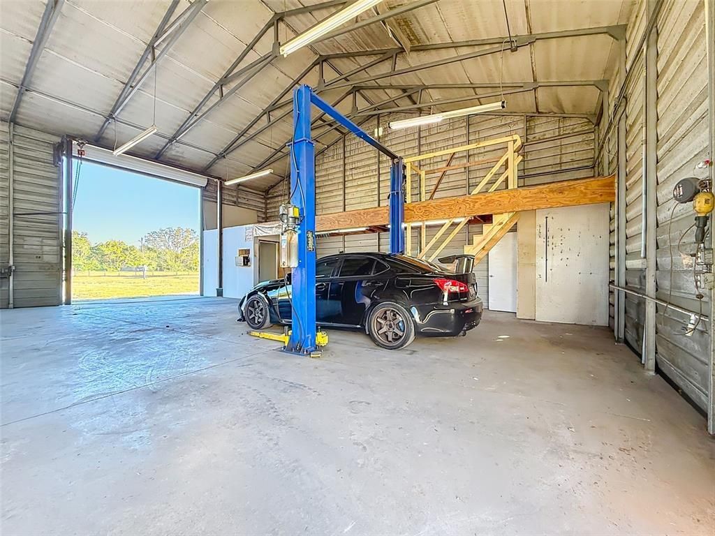 Garage, Interior