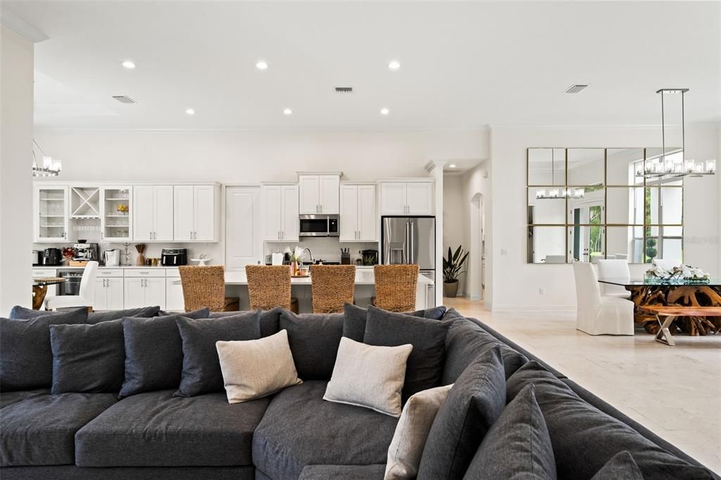 Chandelier, Dining room, Interior, Kitchen, Living room, Pendant Lights, Recessed Lighting, Stainless Steel Appliances