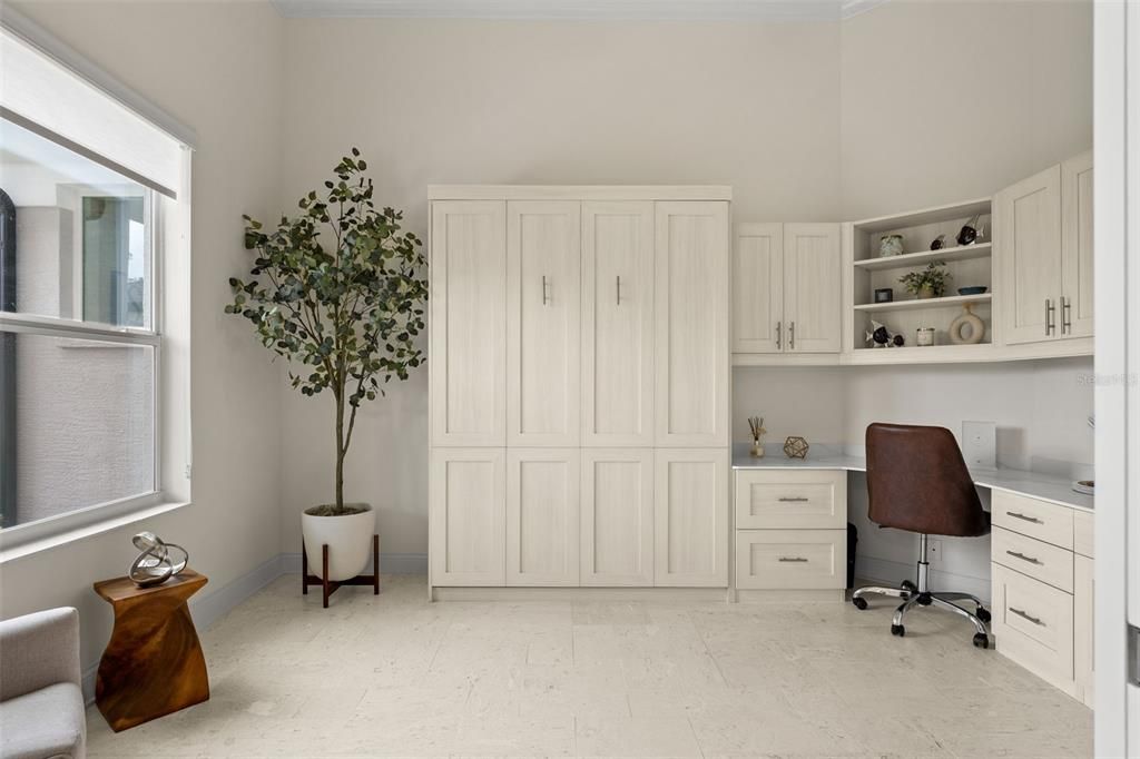 Home Office, Interior