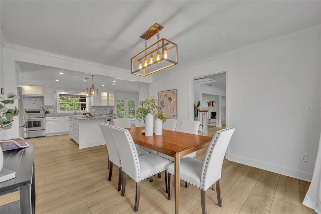 Dining room, Interior, Kitchen, Pendant Lights, Recessed Lighting, Wood Texture Flooring