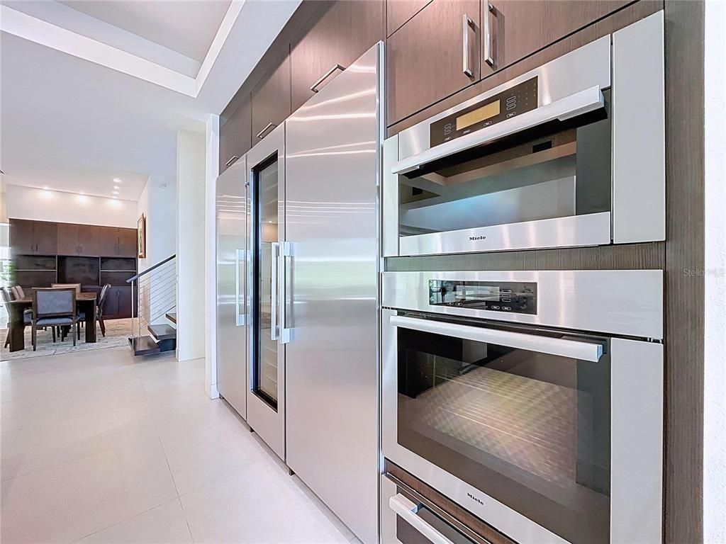 Dining room, Interior, Kitchen, Stainless Steel Appliances