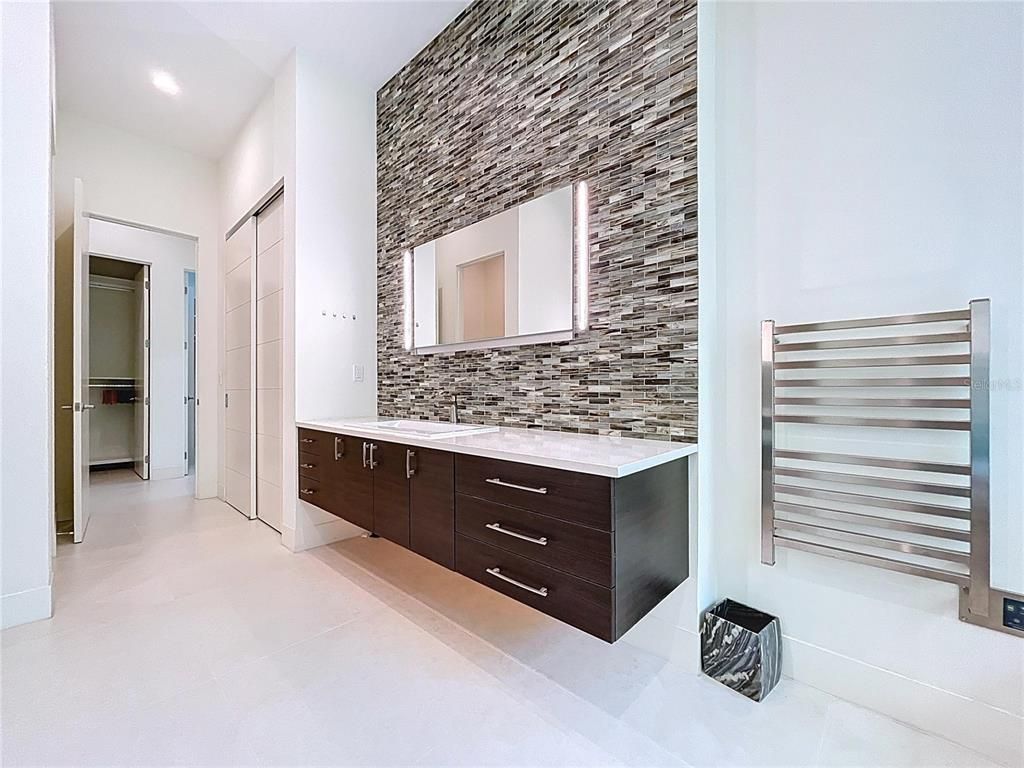 Bathroom, Interior, Recessed Lighting