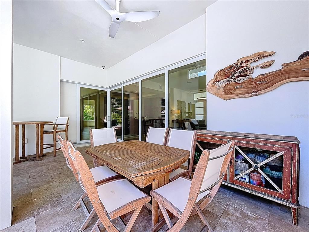 Dining room, Interior