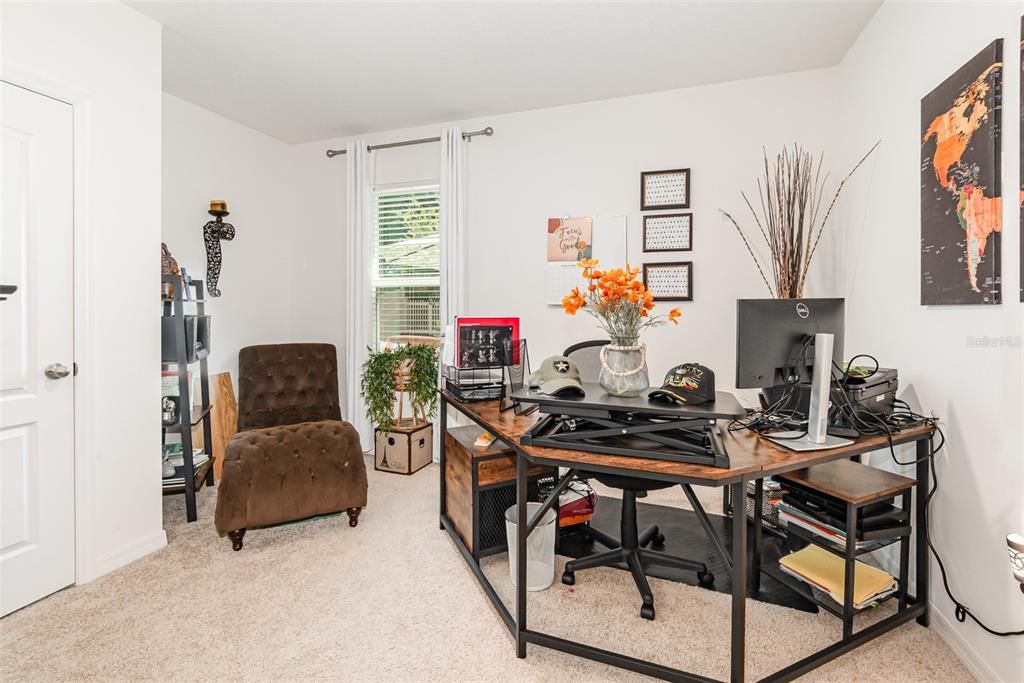 Home Office, Interior