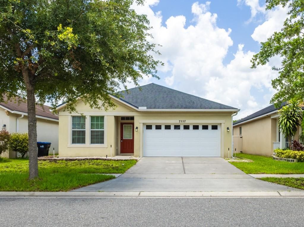 Attached, Exterior, Facade, Ranch