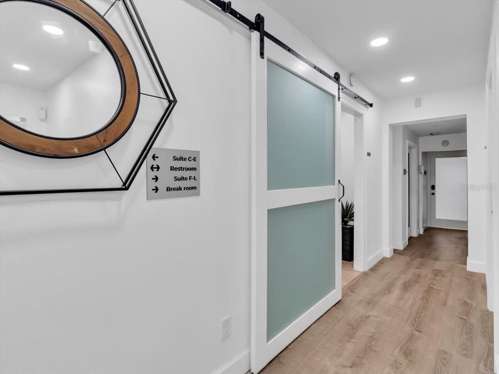 Interior, Recessed Lighting, Wood Texture Flooring