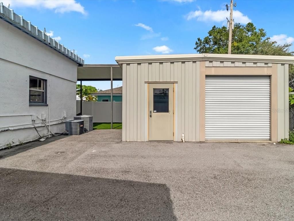 Detached Garage, Exterior