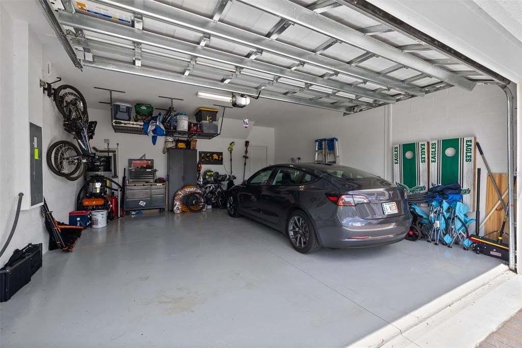 Garage, Interior
