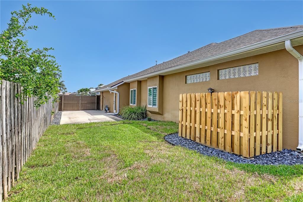 Backyard, Exterior