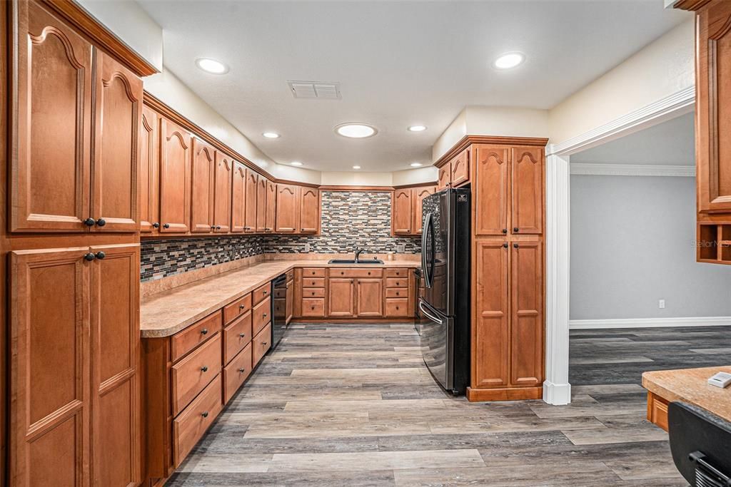 Interior, Kitchen, Recessed Lighting, Wood Texture Flooring