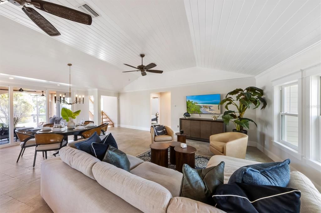Dining room, Interior, Living room, Pendant Lights, Recessed Lighting