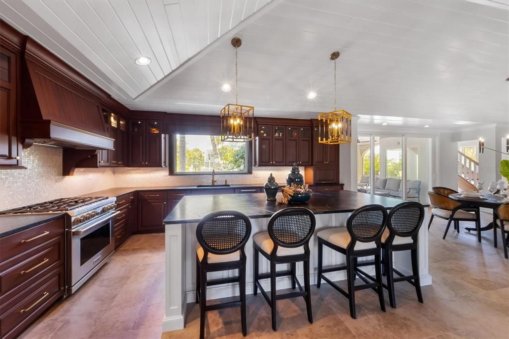 Dining room, Interior, Kitchen, Pendant Lights, Recessed Lighting, Stainless Steel Appliances