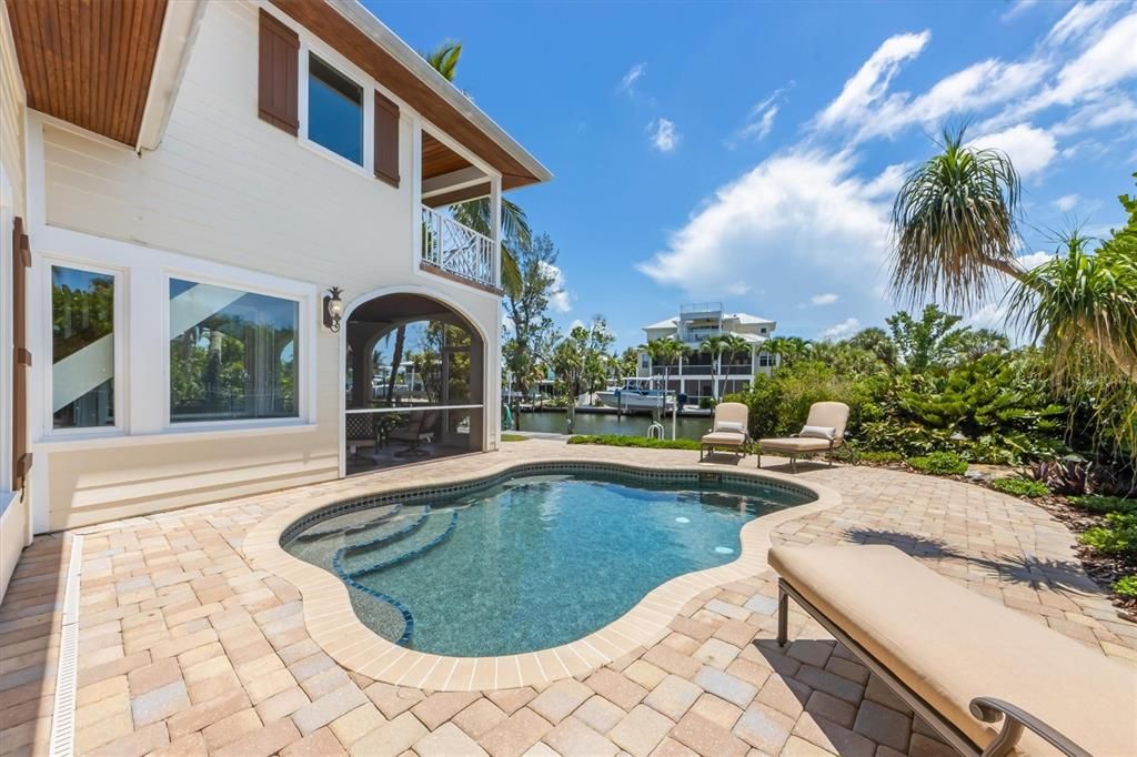 Exterior, Pool, Water