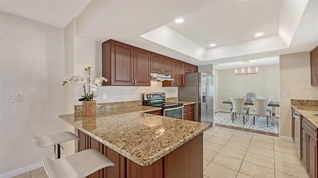 Dining room, Interior, Kitchen, Pendant Lights, Recessed Lighting, Stainless Steel Appliances