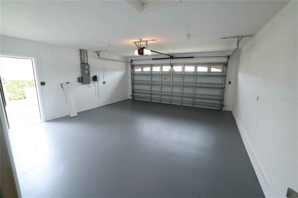 Garage, Interior